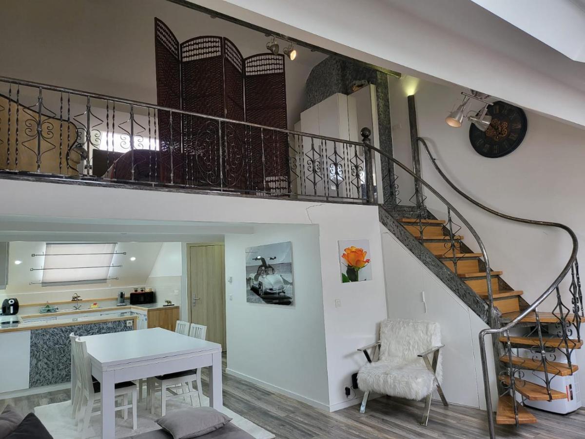 Apartamento Duplex Elegant Situe A 1Min De La Gare Du Nord Bruselas Exterior foto